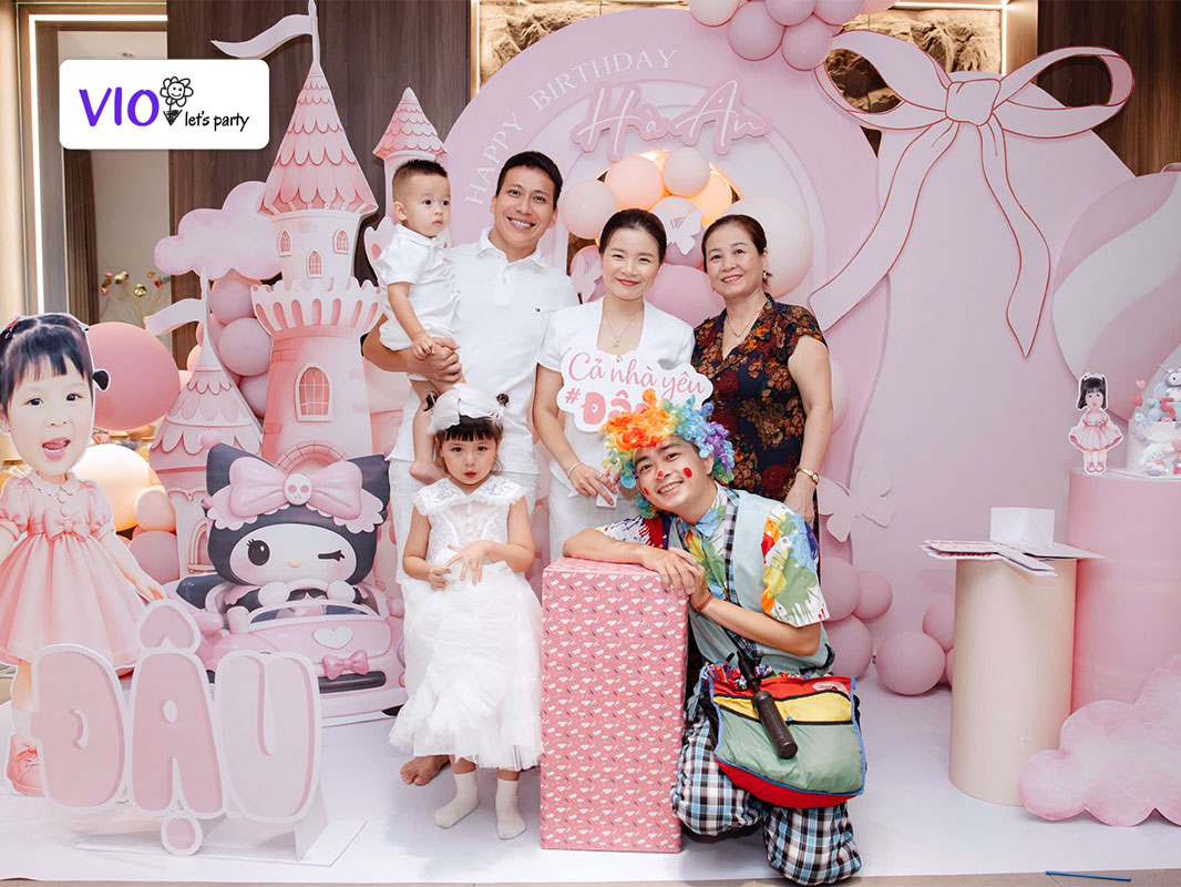 Chú hề đa năng VioParty trong tiệc sinh nhật 5 tuổi của bé Đậu Đậu tổ chức tại nhà