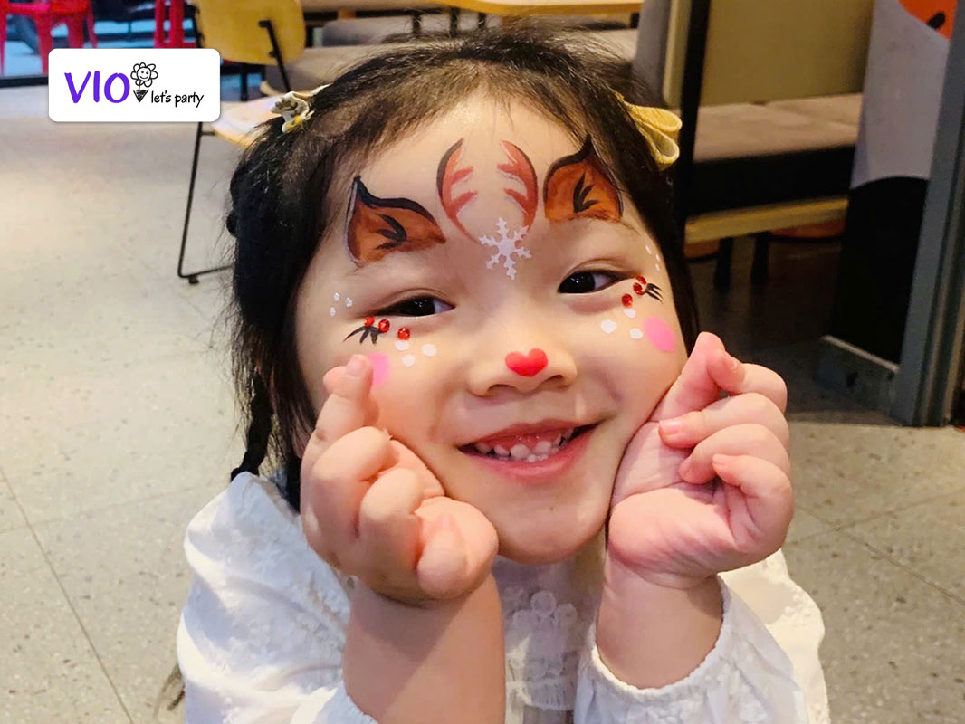 vẽ mặt nghệ thuật-face painting cho bé trong ngày sinh nhật