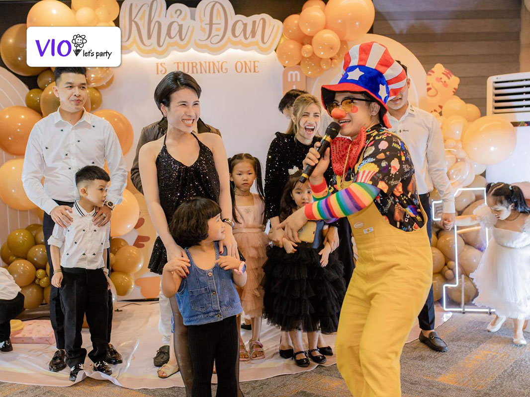 MC hoạt náo VioParty dẫn chương trình tiệc sinh nhật